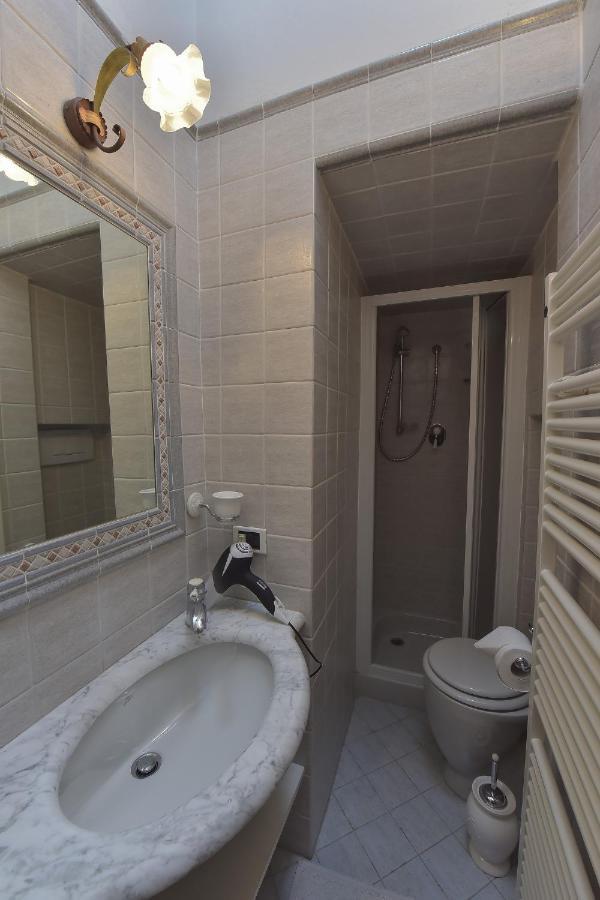 Hotel Sani Tourist House Florencia Exterior foto